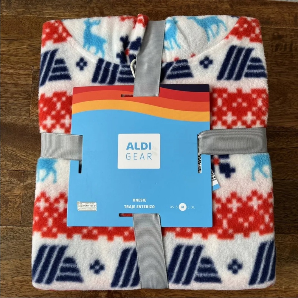 NWT Aldi Gear Unisex Blue Holiday Christmas White One Piece Pajamas Zip Up Sz M